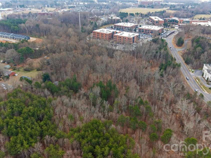 169 Crossrail Road, Mooresville, NC 28115.  MLS# CAR4360742, YatesRealty ID 17138. 