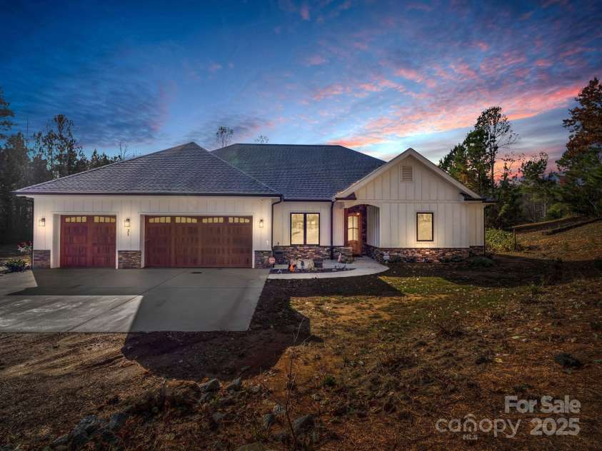 21 Rock Ridge Road, Mill Spring, NC 28756.  MLS# CAR4324696, YatesRealty ID 1714. 