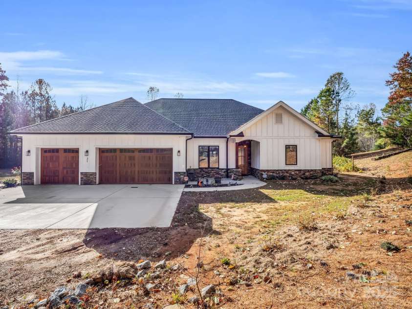 21 Rock Ridge Road, Mill Spring, NC 28756.  MLS# CAR4324696, YatesRealty ID 1714. 