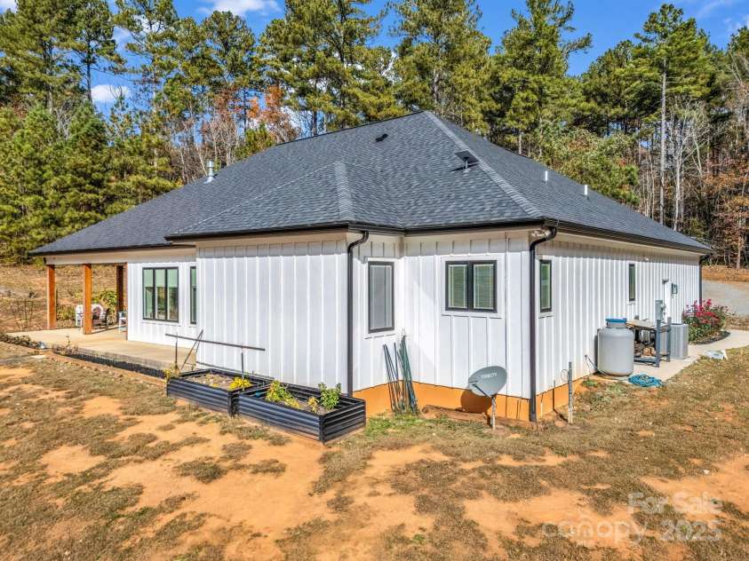 21 Rock Ridge Road, Mill Spring, NC 28756.  MLS# CAR4324696, YatesRealty ID 1714. 