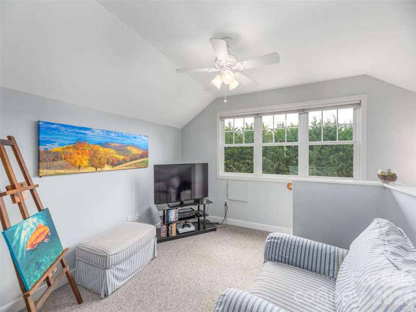 22 Cottage Loop, Waynesville, NC 28785.  MLS# CAR4364971, YatesRealty ID 17140. 
