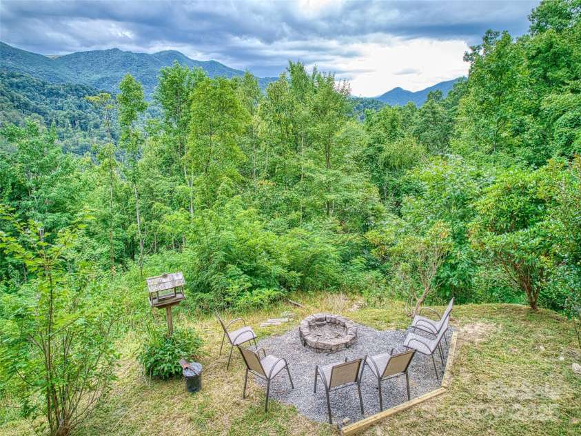 171 Jade Drive, Clyde, NC 28721.  MLS# CAR4251082, YatesRealty ID 17145. 