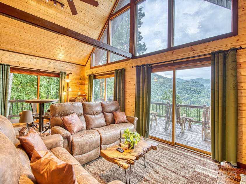 171 Jade Drive, Clyde, NC 28721.  MLS# CAR4251082, YatesRealty ID 17145. 