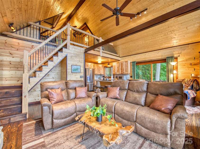 171 Jade Drive, Clyde, NC 28721.  MLS# CAR4251082, YatesRealty ID 17145. 