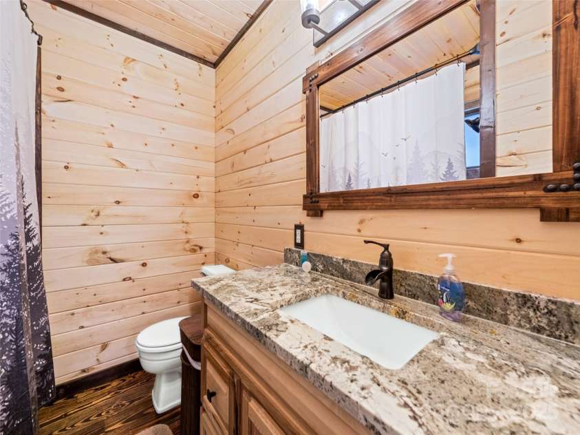 171 Jade Drive, Clyde, NC 28721.  MLS# CAR4251082, YatesRealty ID 17145. 