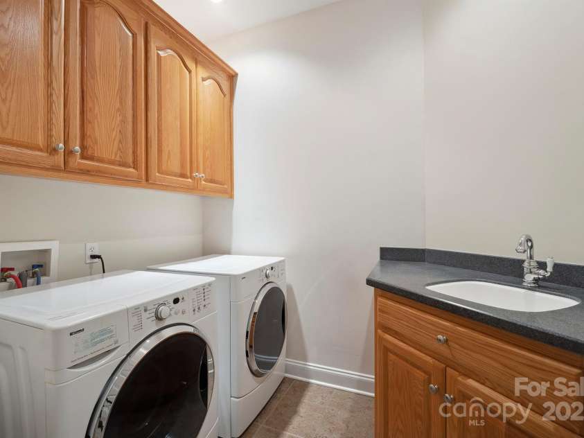 8216 Malibu Pointe Lane, Denver, NC 28037.  MLS# CAR4256470, YatesRealty ID 17146. 