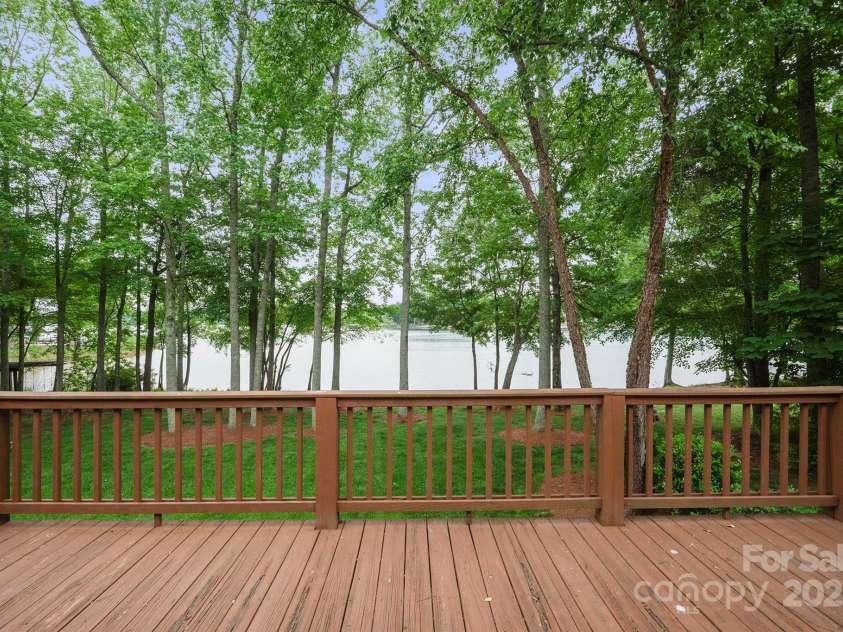 8216 Malibu Pointe Lane, Denver, NC 28037.  MLS# CAR4256470, YatesRealty ID 17146. 