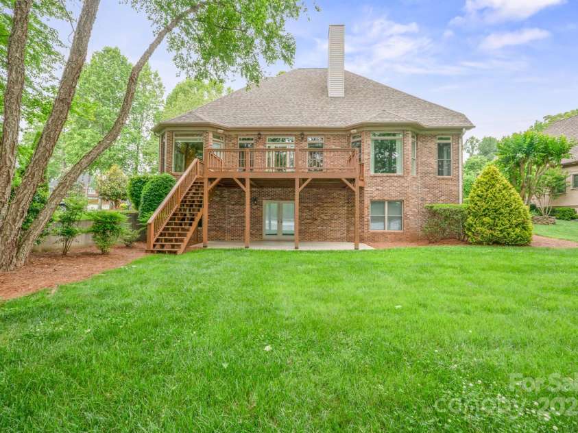 8216 Malibu Pointe Lane, Denver, NC 28037.  MLS# CAR4256470, YatesRealty ID 17146. 