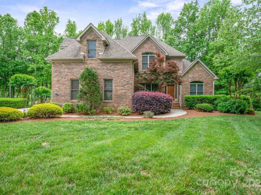 8216 Malibu Pointe Lane, Denver, NC 28037.  MLS# CAR4256470, YatesRealty ID 17146. 
