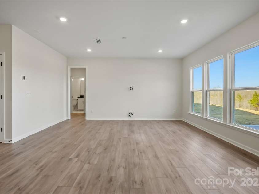 15004 Meadows Hunt Lane, Huntersville, NC 28078.  MLS# CAR4256017, YatesRealty ID 17147. Open Concept Living