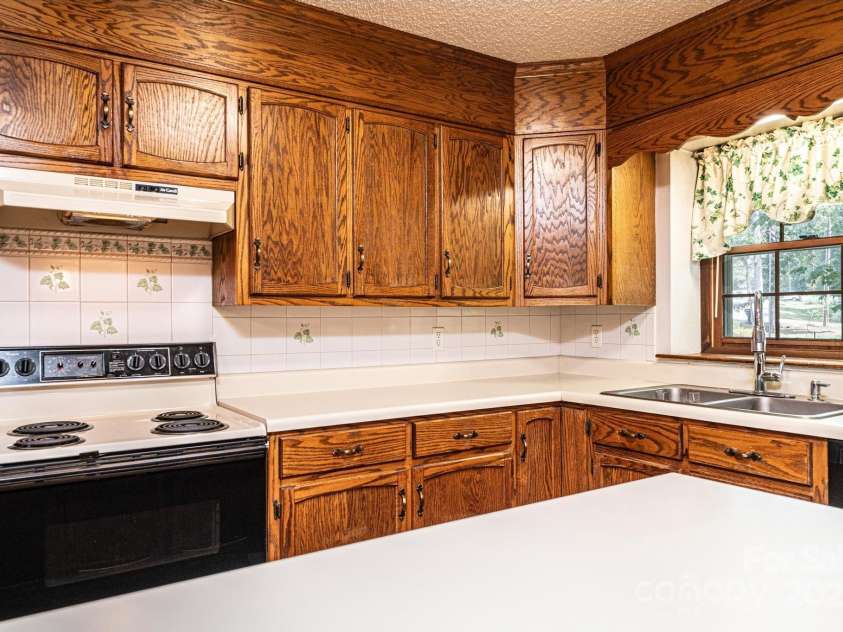 3781 Dover Street, Claremont, NC 28610.  MLS# CAR4280590, YatesRealty ID 17147. Kitchen