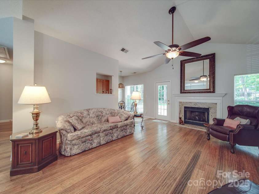 8623 Cedar Hollow Lane, Huntersville, NC 28078.  MLS# CAR4248316, YatesRealty ID 17148. Great Room
