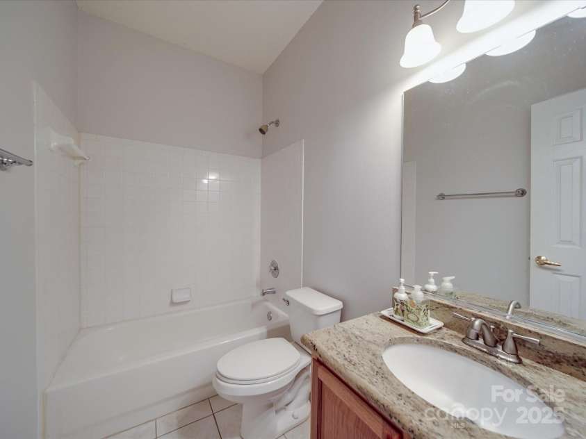 8623 Cedar Hollow Lane, Huntersville, NC 28078.  MLS# CAR4248316, YatesRealty ID 17148. Secondary Bathroom