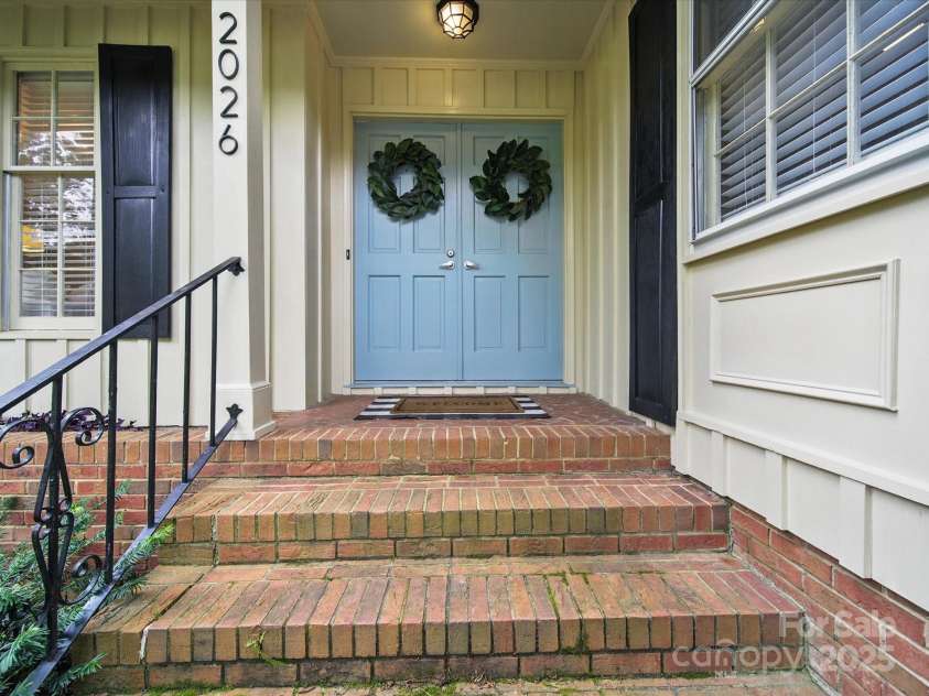 2026 Knell Drive, Charlotte, NC 28212.  MLS# CAR4264112, YatesRealty ID 17149. 