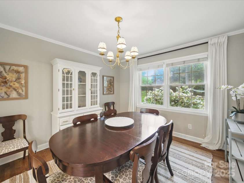 2026 Knell Drive, Charlotte, NC 28212.  MLS# CAR4264112, YatesRealty ID 17149. 