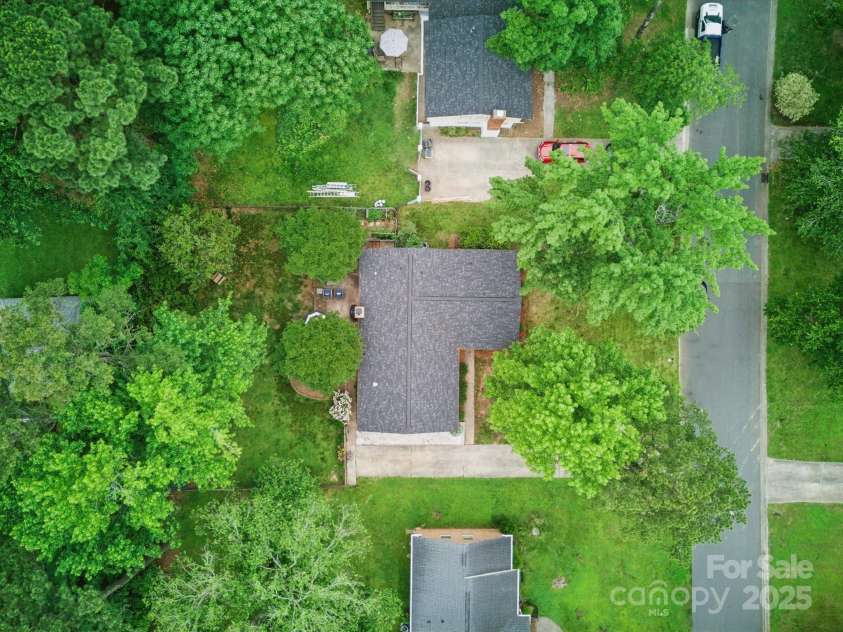 2026 Knell Drive, Charlotte, NC 28212.  MLS# CAR4264112, YatesRealty ID 17149. 