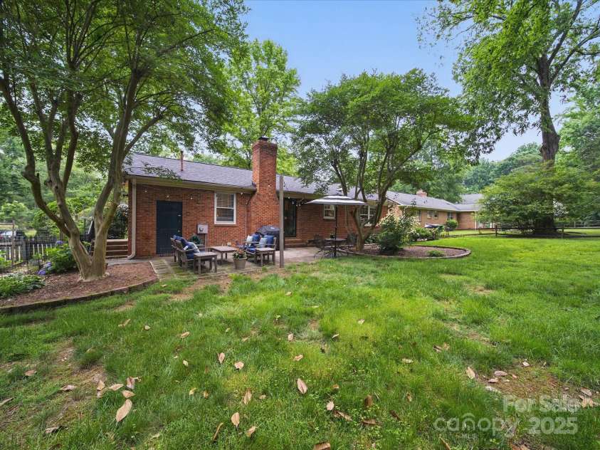 2026 Knell Drive, Charlotte, NC 28212.  MLS# CAR4264112, YatesRealty ID 17149. Backyard