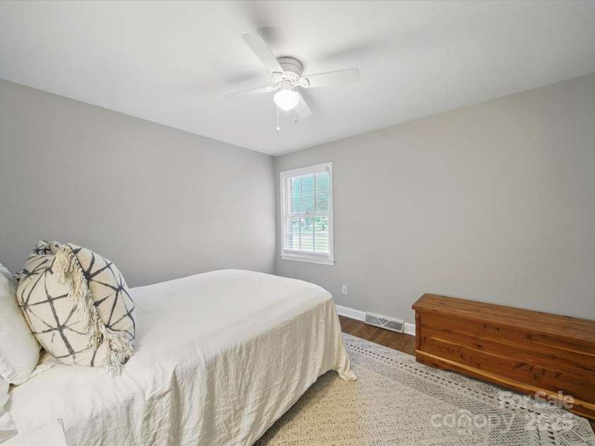 2026 Knell Drive, Charlotte, NC 28212.  MLS# CAR4264112, YatesRealty ID 17149. Bedroom 3