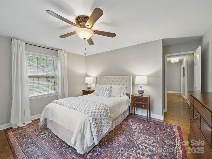 2026 Knell Drive, Charlotte, NC 28212.  MLS# CAR4264112, YatesRealty ID 17149. Owner's Suite