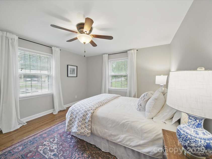 2026 Knell Drive, Charlotte, NC 28212.  MLS# CAR4264112, YatesRealty ID 17149. Owner's Suite
