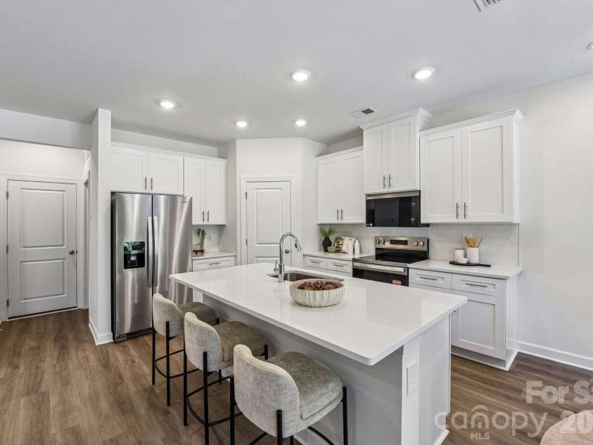 2088 Sunflower Circle, Newton, NC 28658.  MLS# CAR4375590, YatesRealty ID 17149. 