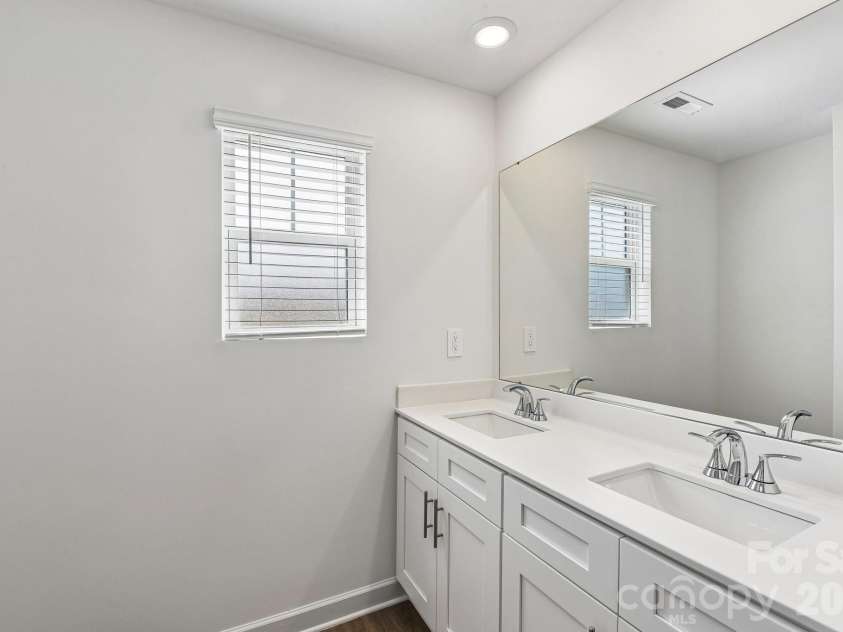 2088 Sunflower Circle, Newton, NC 28658.  MLS# CAR4375590, YatesRealty ID 17149. 