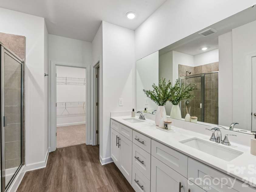2088 Sunflower Circle, Newton, NC 28658.  MLS# CAR4375590, YatesRealty ID 17149. 
