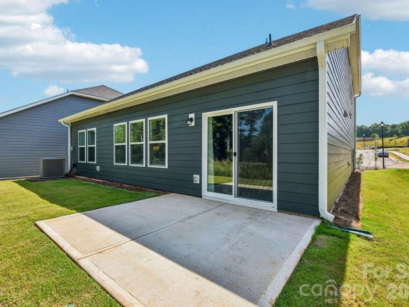 2088 Sunflower Circle, Newton, NC 28658.  MLS# CAR4375590, YatesRealty ID 17149. 