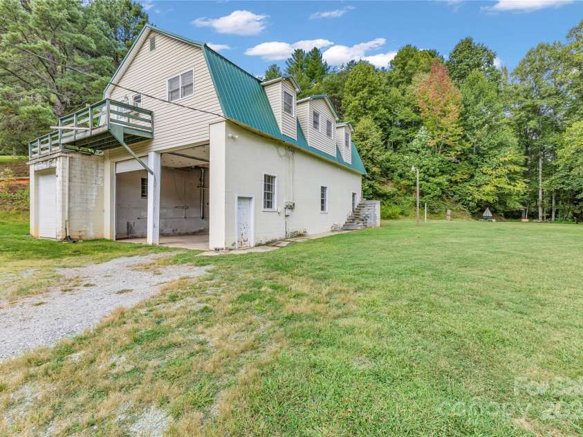 2664 Charles Teague Place, Lenoir, NC 28645.  MLS# CAR4200790, YatesRealty ID 1715. 