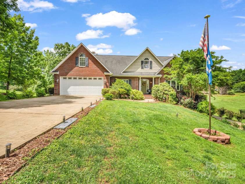 262 Woodridge Drive, Rutherfordton, NC 28139.  MLS# CAR4258071, YatesRealty ID 17150. Front View