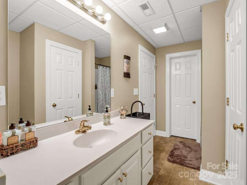 262 Woodridge Drive, Rutherfordton, NC 28139.  MLS# CAR4258071, YatesRealty ID 17150. Main Level Bath #2