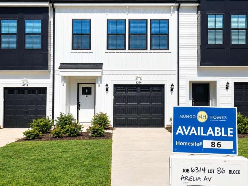 6314 Abelia Avenue, Charlotte, NC 28269.  MLS# CAR4430880, YatesRealty ID 17150. 