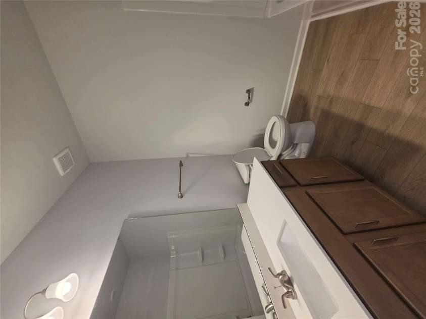 6314 Abelia Avenue, Charlotte, NC 28269.  MLS# CAR4430880, YatesRealty ID 17150. 