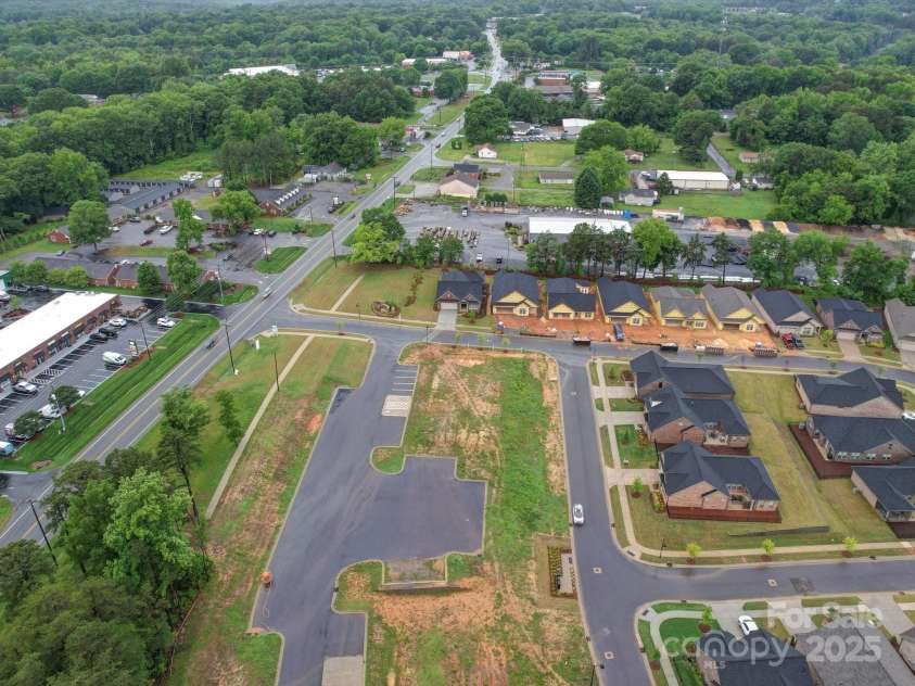 405 Newstyle Way, Gastonia, NC 28056.  MLS# CAR4256128, YatesRealty ID 17151. 