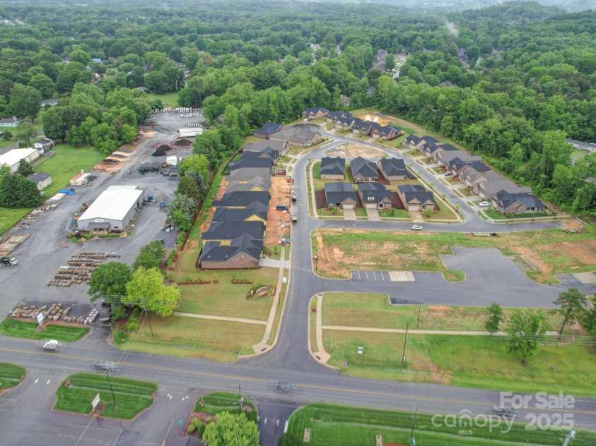 405 Newstyle Way, Gastonia, NC 28056.  MLS# CAR4256128, YatesRealty ID 17151. 