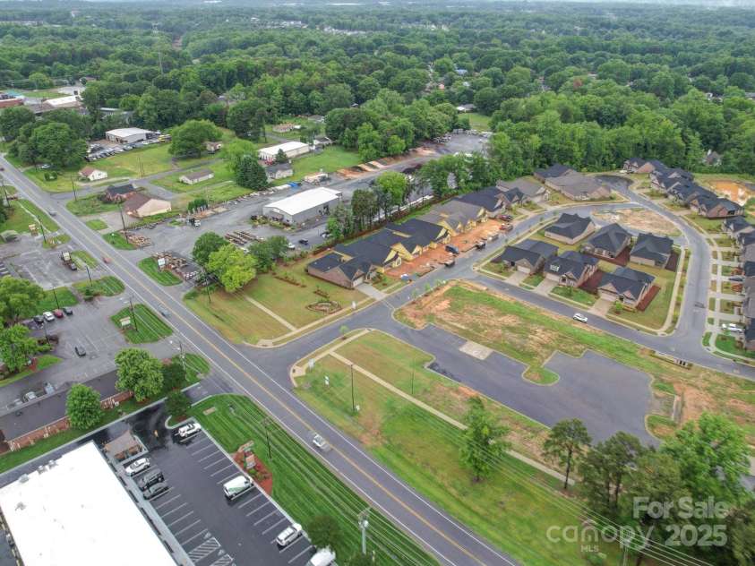 405 Newstyle Way, Gastonia, NC 28056.  MLS# CAR4256128, YatesRealty ID 17151. 