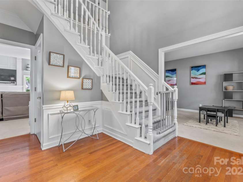 5233 Fairvista Drive, Charlotte, NC 28269.  MLS# CAR4263499, YatesRealty ID 17154. 
