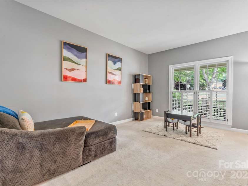 5233 Fairvista Drive, Charlotte, NC 28269.  MLS# CAR4263499, YatesRealty ID 17154. 