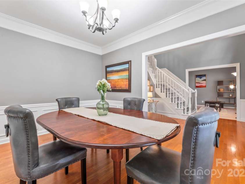 5233 Fairvista Drive, Charlotte, NC 28269.  MLS# CAR4263499, YatesRealty ID 17154. 