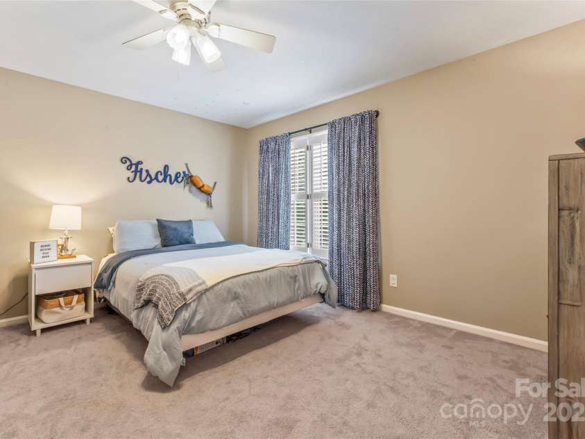 5233 Fairvista Drive, Charlotte, NC 28269.  MLS# CAR4263499, YatesRealty ID 17154. 