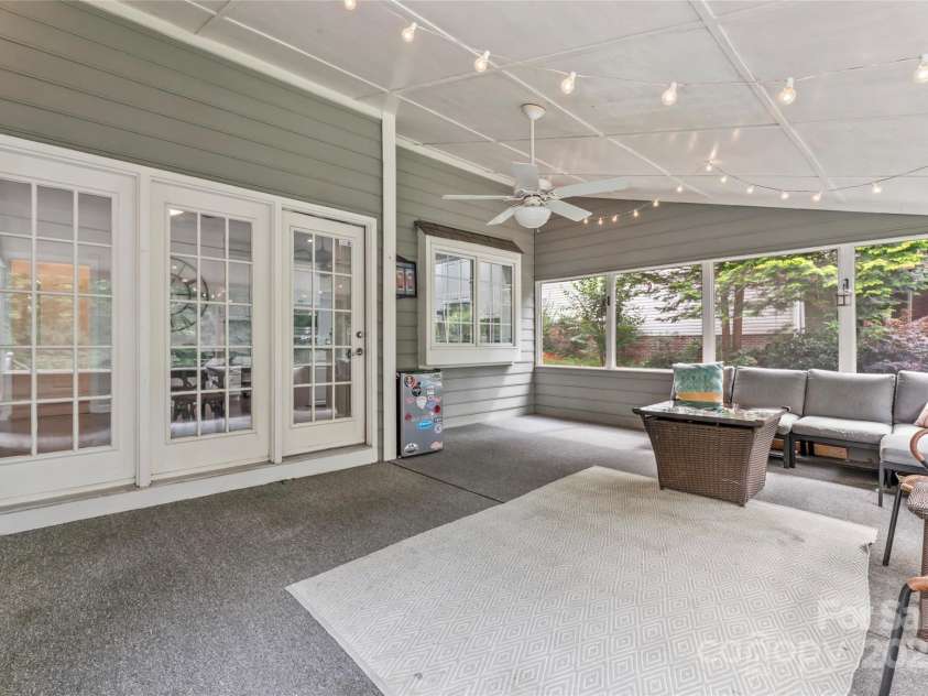 5233 Fairvista Drive, Charlotte, NC 28269.  MLS# CAR4263499, YatesRealty ID 17154. 