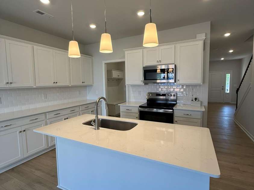 6340 Abelia Avenue, Charlotte, NC 28269.  MLS# CAR4362681, YatesRealty ID 17154. 