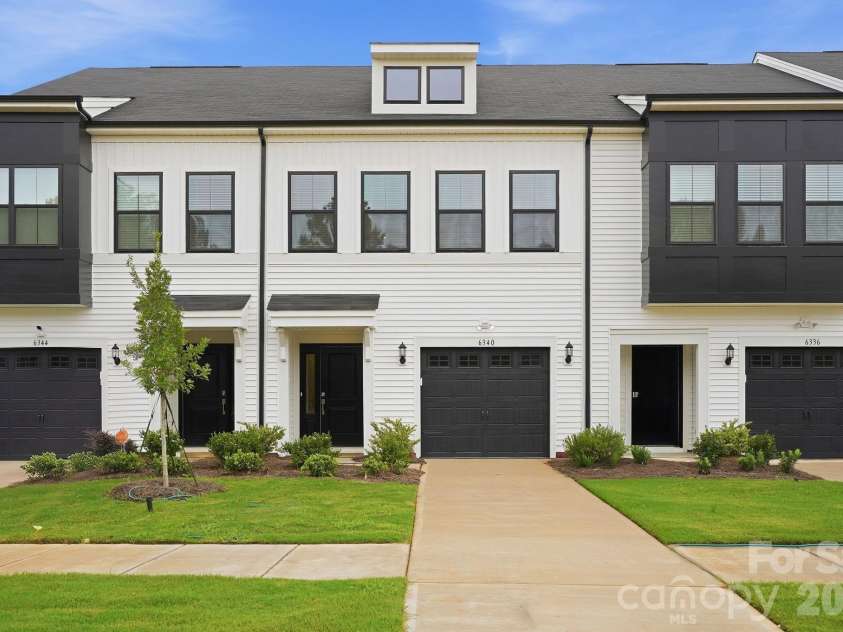 6340 Abelia Avenue, Charlotte, NC 28269.  MLS# CAR4410219, YatesRealty ID 17154. 