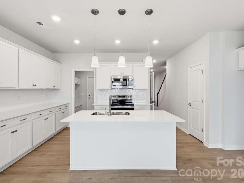 6340 Abelia Avenue, Charlotte, NC 28269.  MLS# CAR4410219, YatesRealty ID 17154. 
