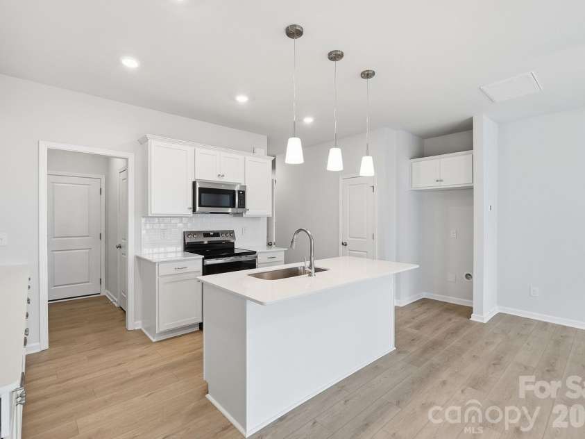6340 Abelia Avenue, Charlotte, NC 28269.  MLS# CAR4410219, YatesRealty ID 17154. 