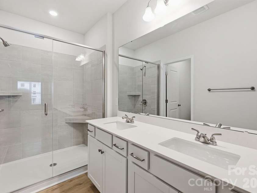 6340 Abelia Avenue, Charlotte, NC 28269.  MLS# CAR4410219, YatesRealty ID 17154. 