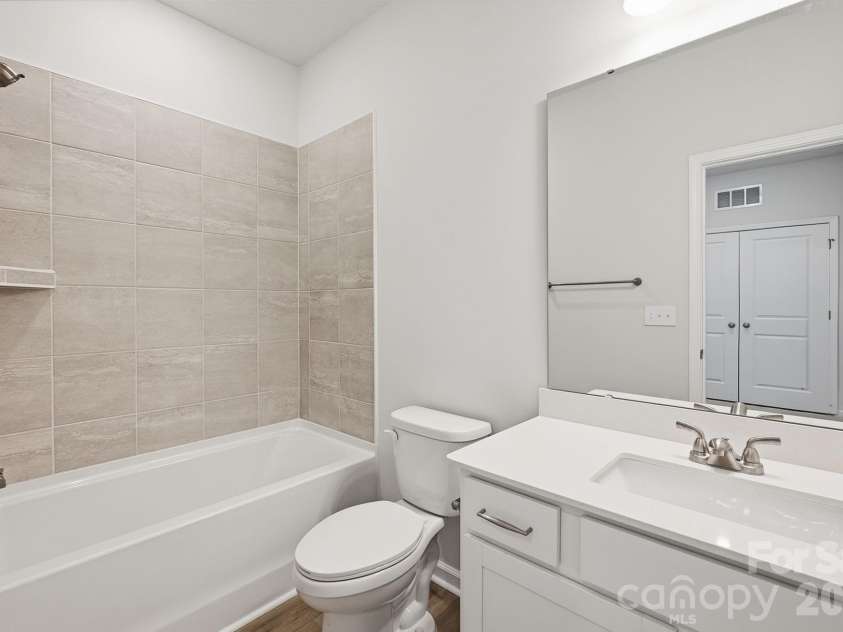 6340 Abelia Avenue, Charlotte, NC 28269.  MLS# CAR4410219, YatesRealty ID 17154. 