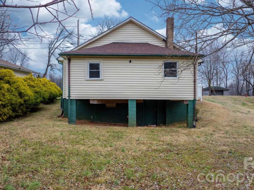 626 Concord Street, Morganton, NC 28655.  MLS# CAR4334214, YatesRealty ID 17156. 