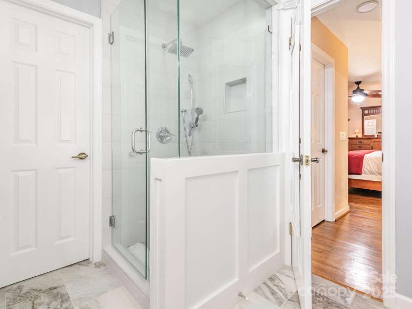 5417 Bedfordshire Avenue, Harrisburg, NC 28075.  MLS# CAR4257126, YatesRealty ID 17157. Primary Bathroom