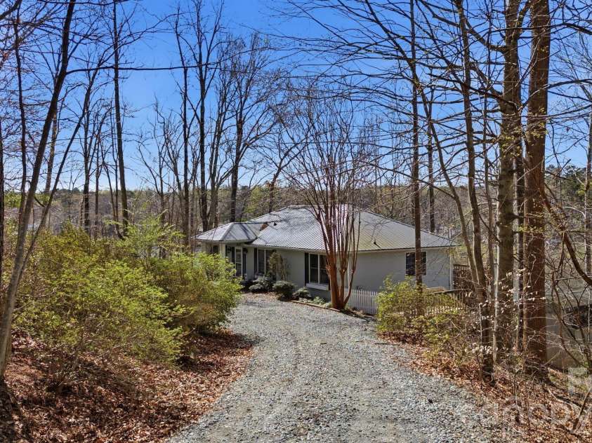 3920 Old Mountain Road, Lexington, NC 27292.  MLS# CAR4358907, YatesRealty ID 17158. 